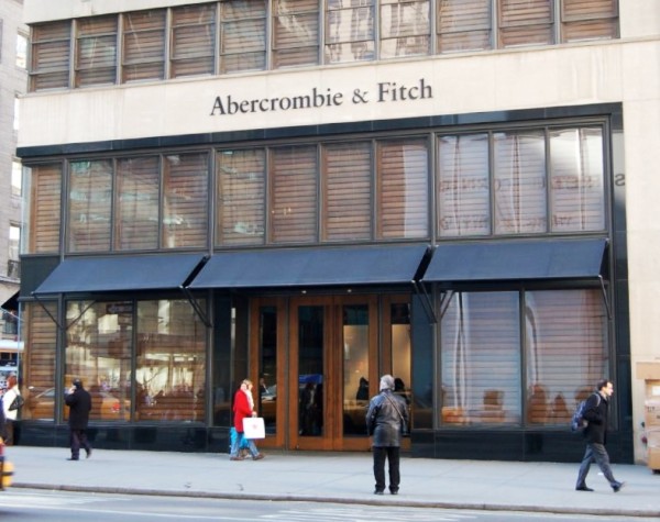 Abercrombie_&_Fitch_Fifth_Avenue_crop