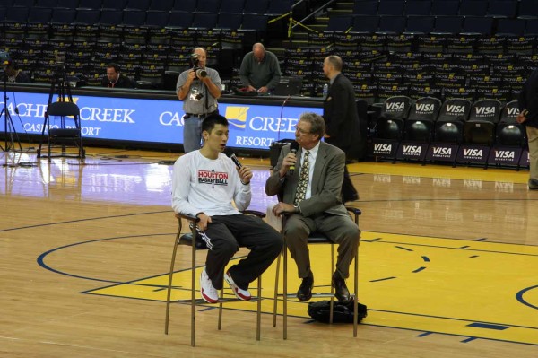 8asians_Jeremy_Lin_being_interviewed