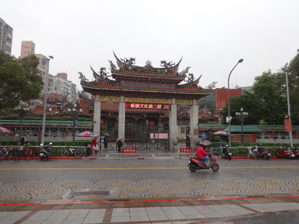 Lung Shan Temple 9