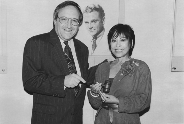 1995_Barry Gordon passes gavel to Sumi Haru