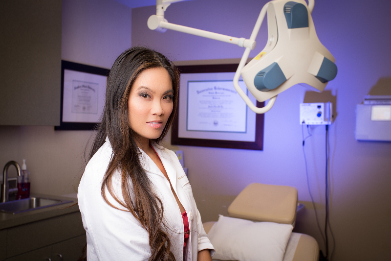 8Questions with Dr. Sandra Lee, AKA: Dr. Pimple Popper ...